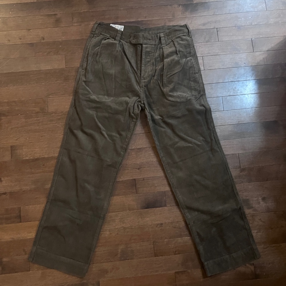 Brand new with tags. Great corduroy pants. Too small. Ordered from abroad.